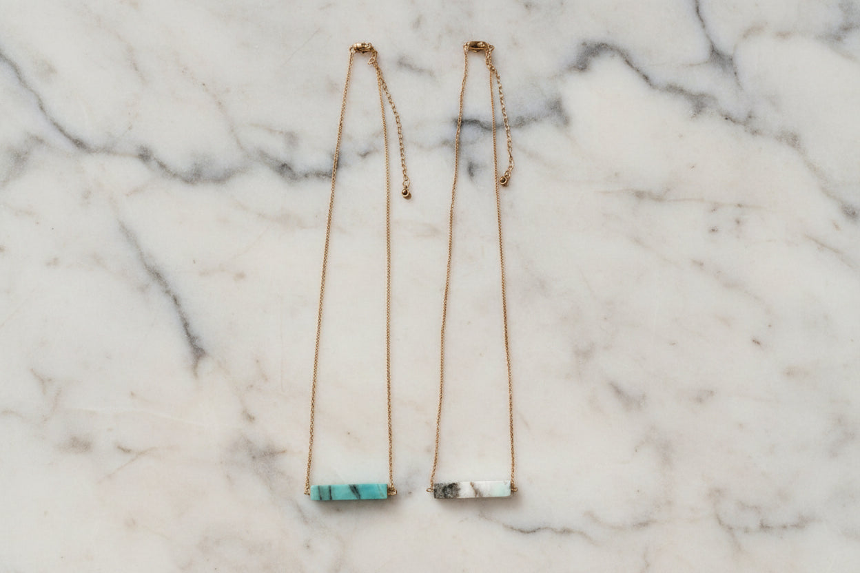Stone Bar Pendant Short Necklace